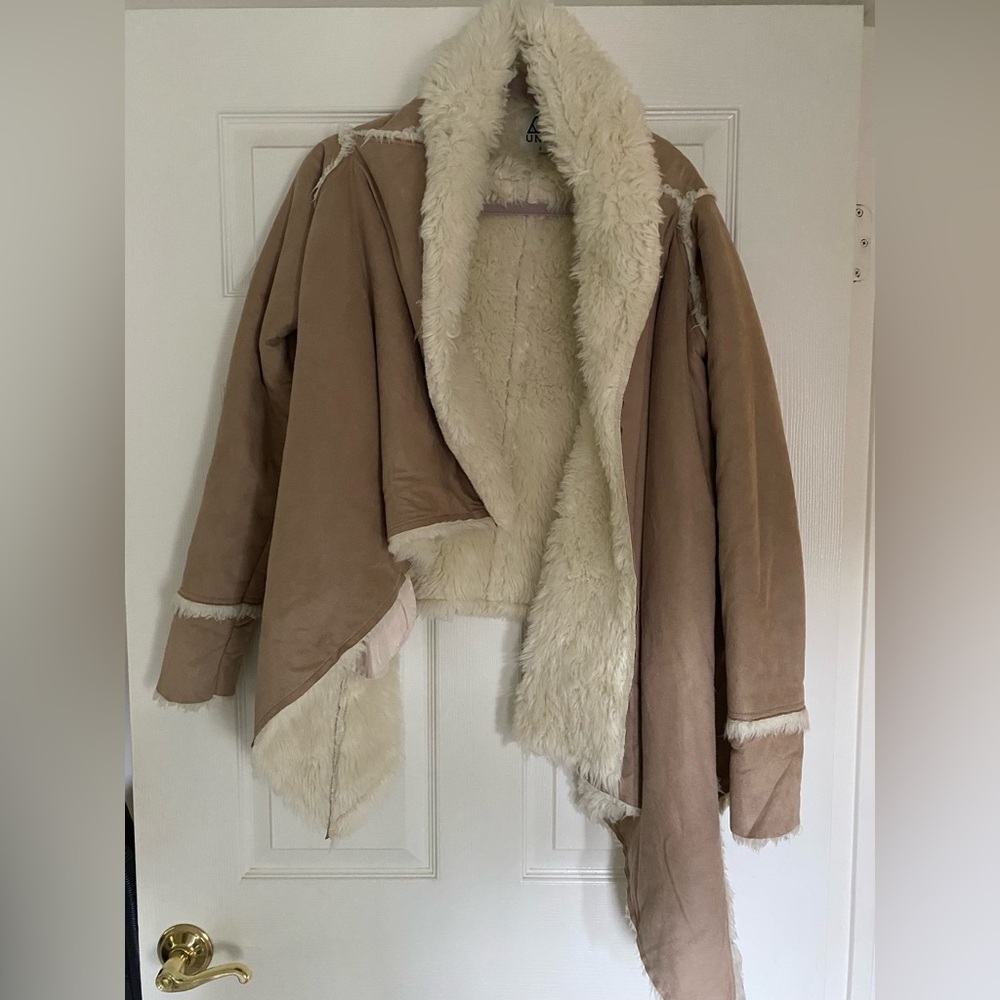 UNIF Chelsea Asymmetrical Shearling Open Front Coat Boho Hippie Penny Lane -Sz S - Picture 4 of 8